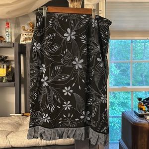 Beautiful blue and black floral midi skirt! 🦋